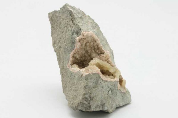 Natrolit, kalcit
