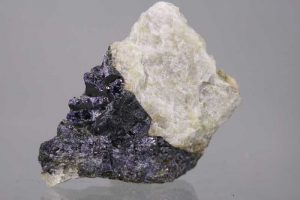 Sekaninait