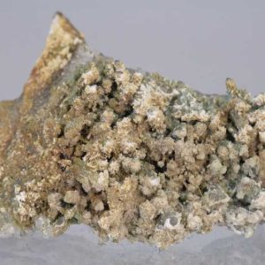 Pumpellyite, albite, rock crystal