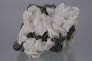 Magnetit, stilbit, dolomit