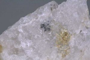 Tetradymit