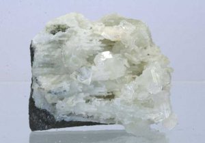Apofylit, křemen, stilbit