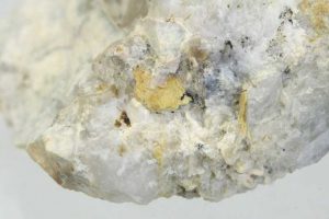 Karnasurtit-(Ce)