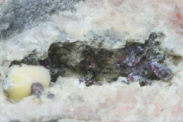 Proustit, argentopyrit – Bild 2