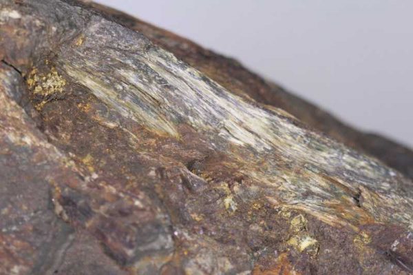 Pyroxmangit, Mn-cummingtonit - Image 2