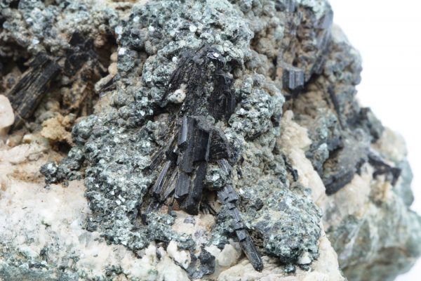 Ilvaite, chlorite - Image 6