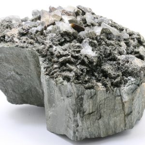 Titanit, kalcit, křišťál