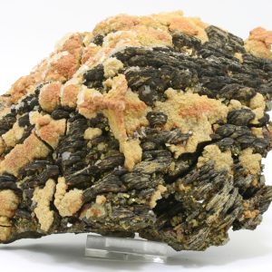 Pyrhotin, pyrit, arsenopyrit, dolomit