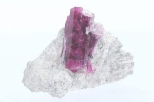 Bixbit (červený beryl)