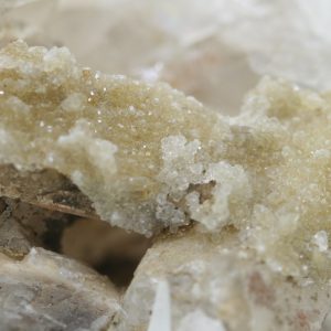 Fluorapophyllite-(Na)