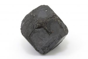 Andradit var. melanit