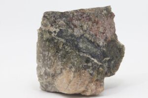 Trifylín, lipscombit, vivianit, almandin