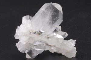 Křišťál „faden quartz“