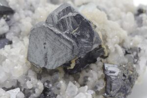 Tetraedrit, sfalerit