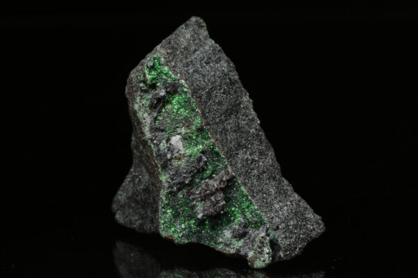 Diaspor, uvarovit - Image 3