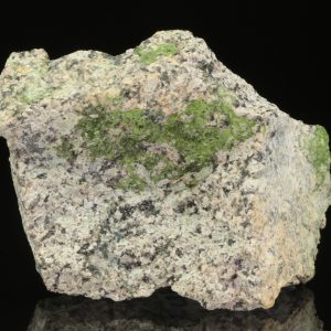 The term "Lindgrenit" was not found in the provided documents     . Since "Lindgrenit" appears to be a proper noun, specifically a mineral name, we retain it in its original form as "Lindgrenit".