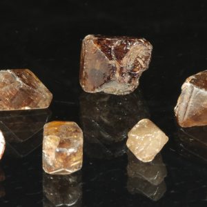 The term "Zirkon" does not appear to be translated in the provided documents     . Therefore, the Czech term "Zirkon" should remain unchanged in English as "Zircon".