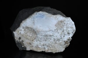 Anhydrit, sádrovec, natrolit