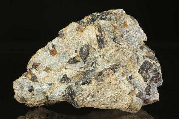 Staurolit, almandin