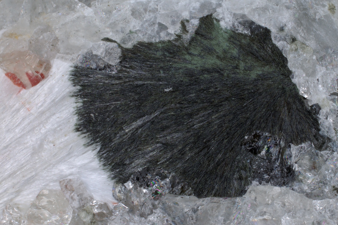 Julgoldit-Fe2+, pektolit - Obrázek 3