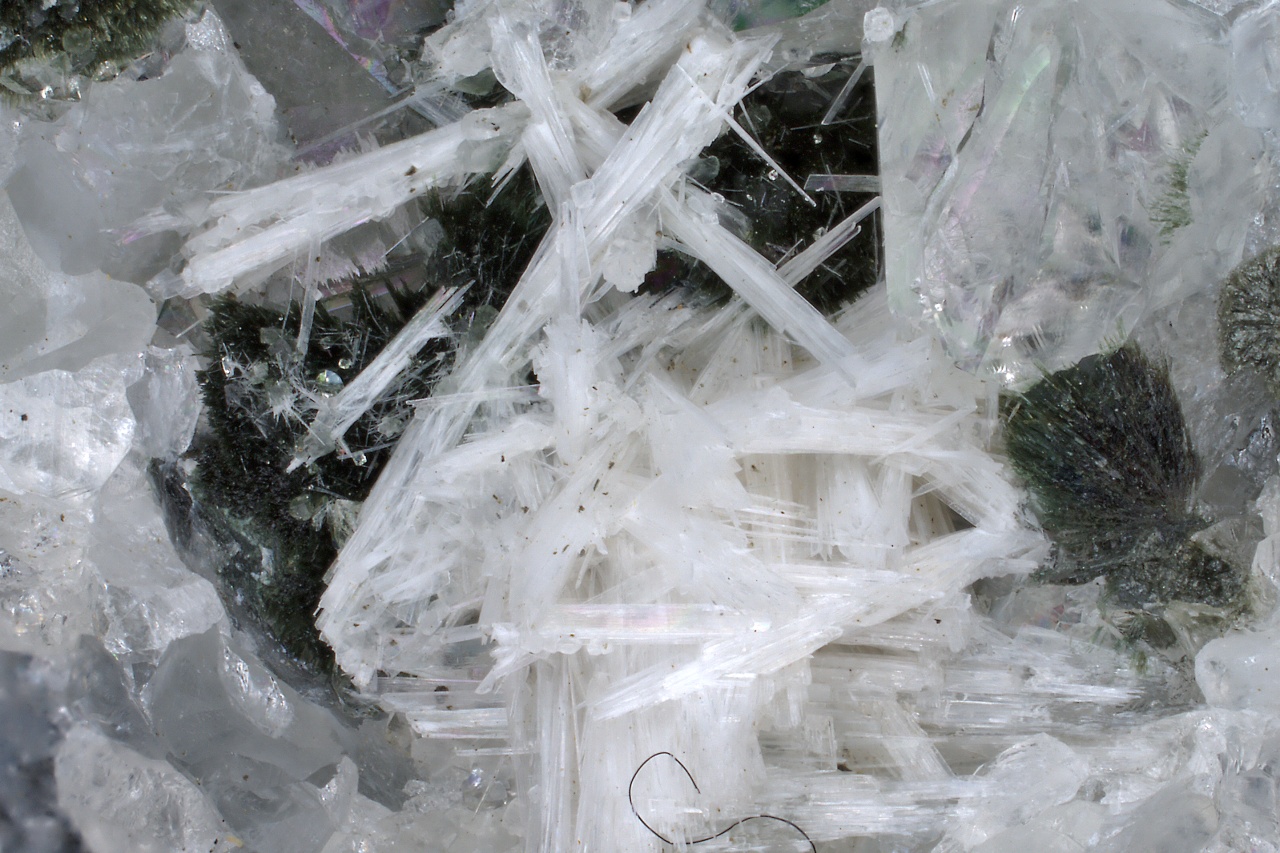 Julgoldit-Fe2+, pektolit - Obrázek 6