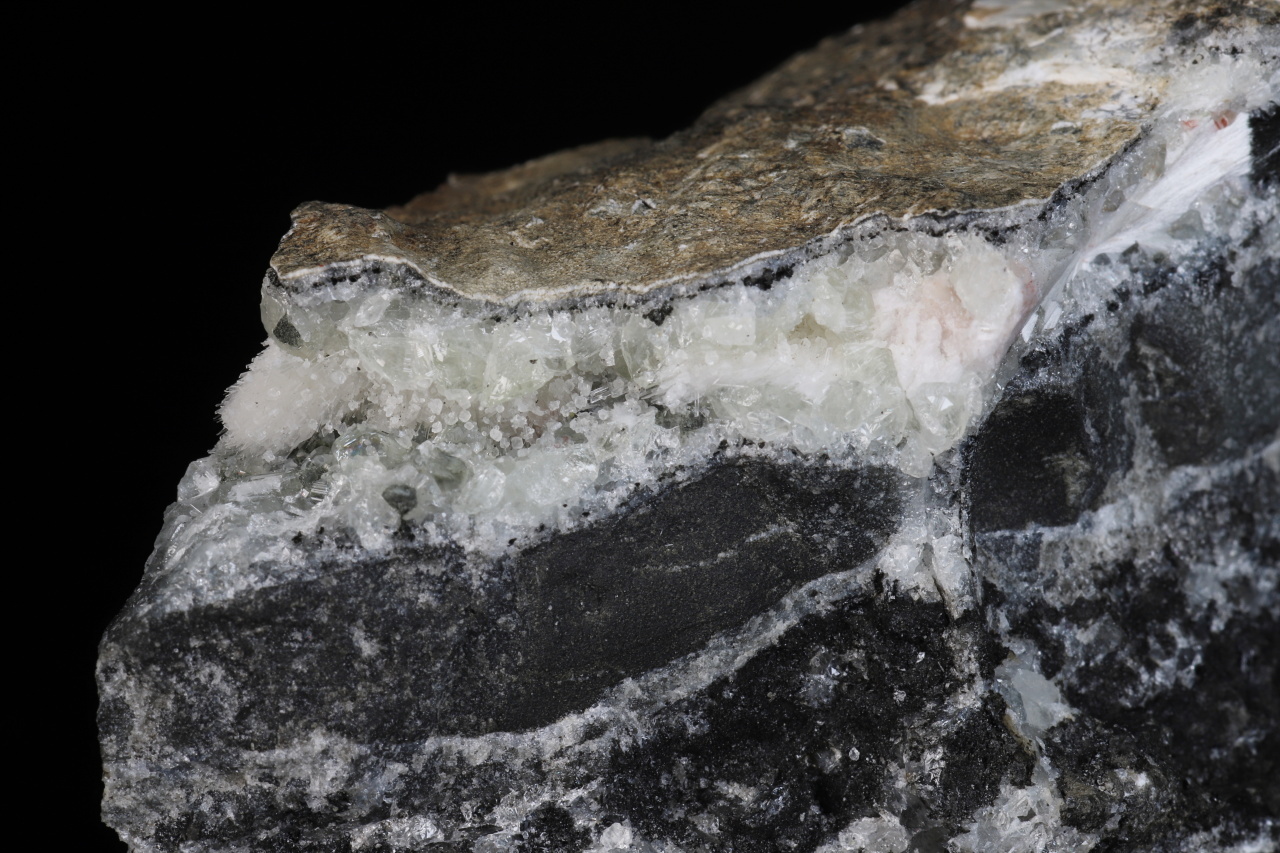 Julgoldit-Fe2+, pektolit - Obrázek 9