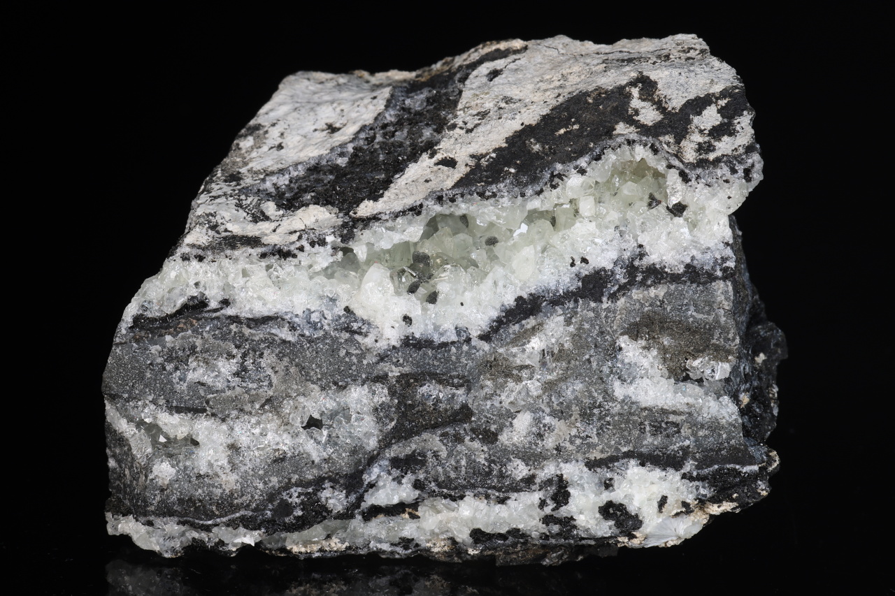 Julgoldit-Fe2+, datolit - Obrázek 8