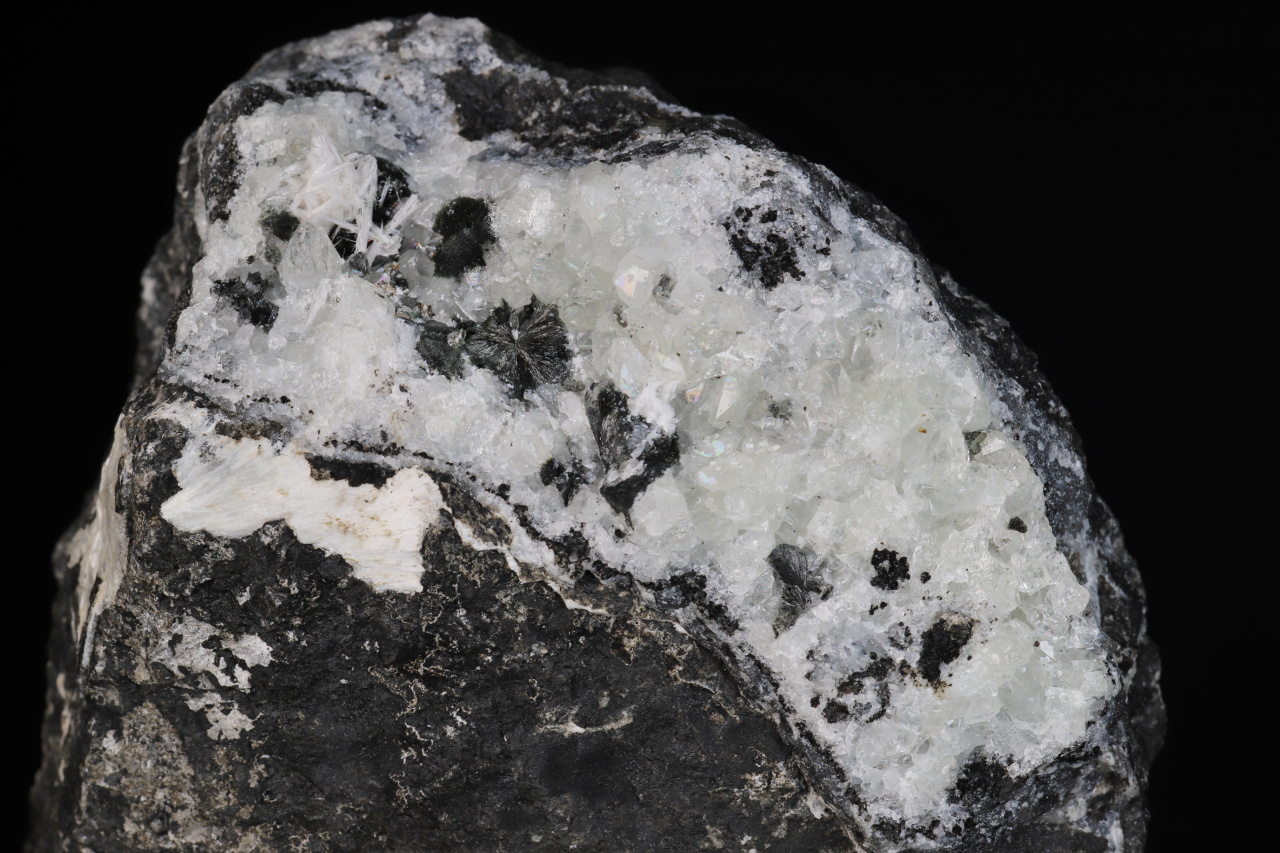 Julgoldit-Fe2+, pektolit