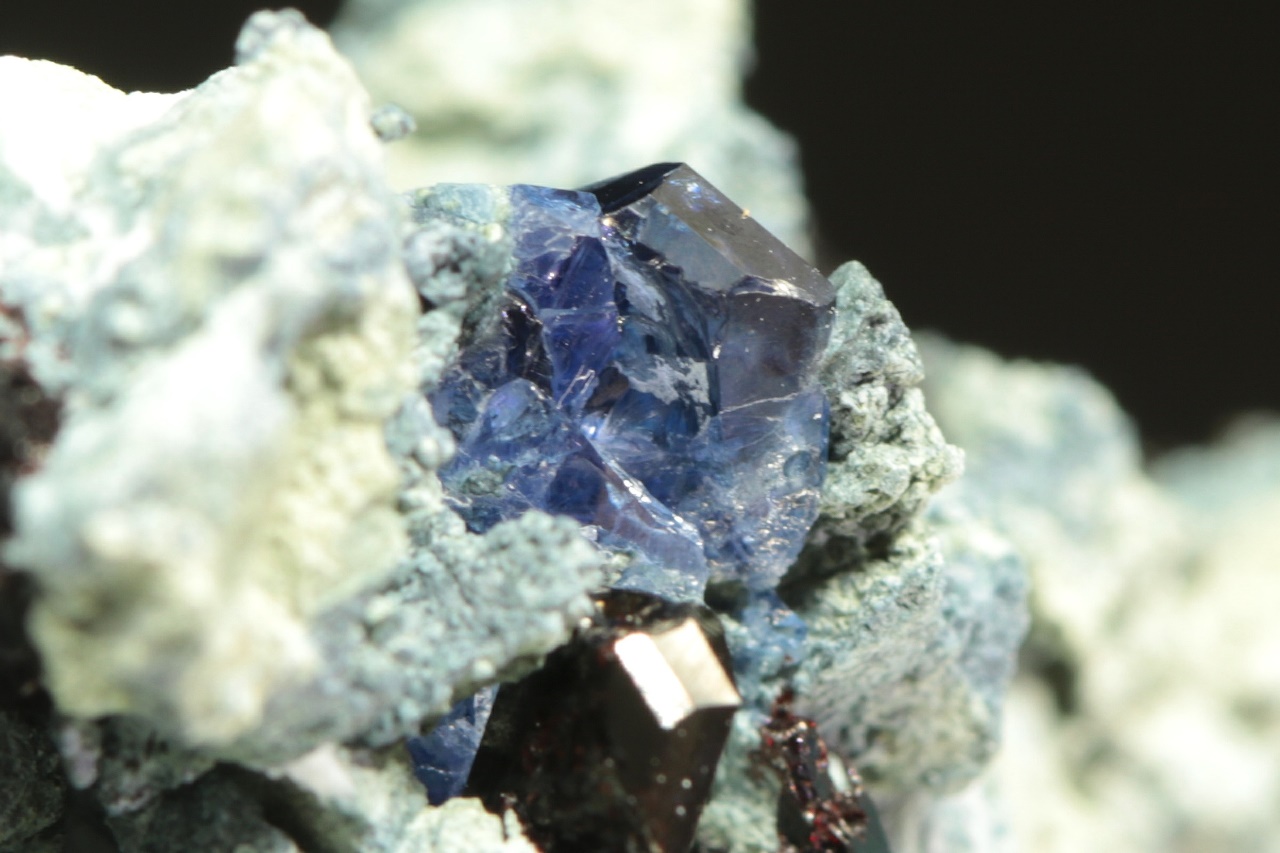Benitoit, neptunit