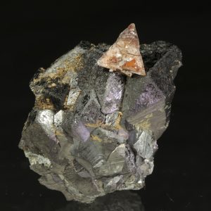 Helvín, magnetit